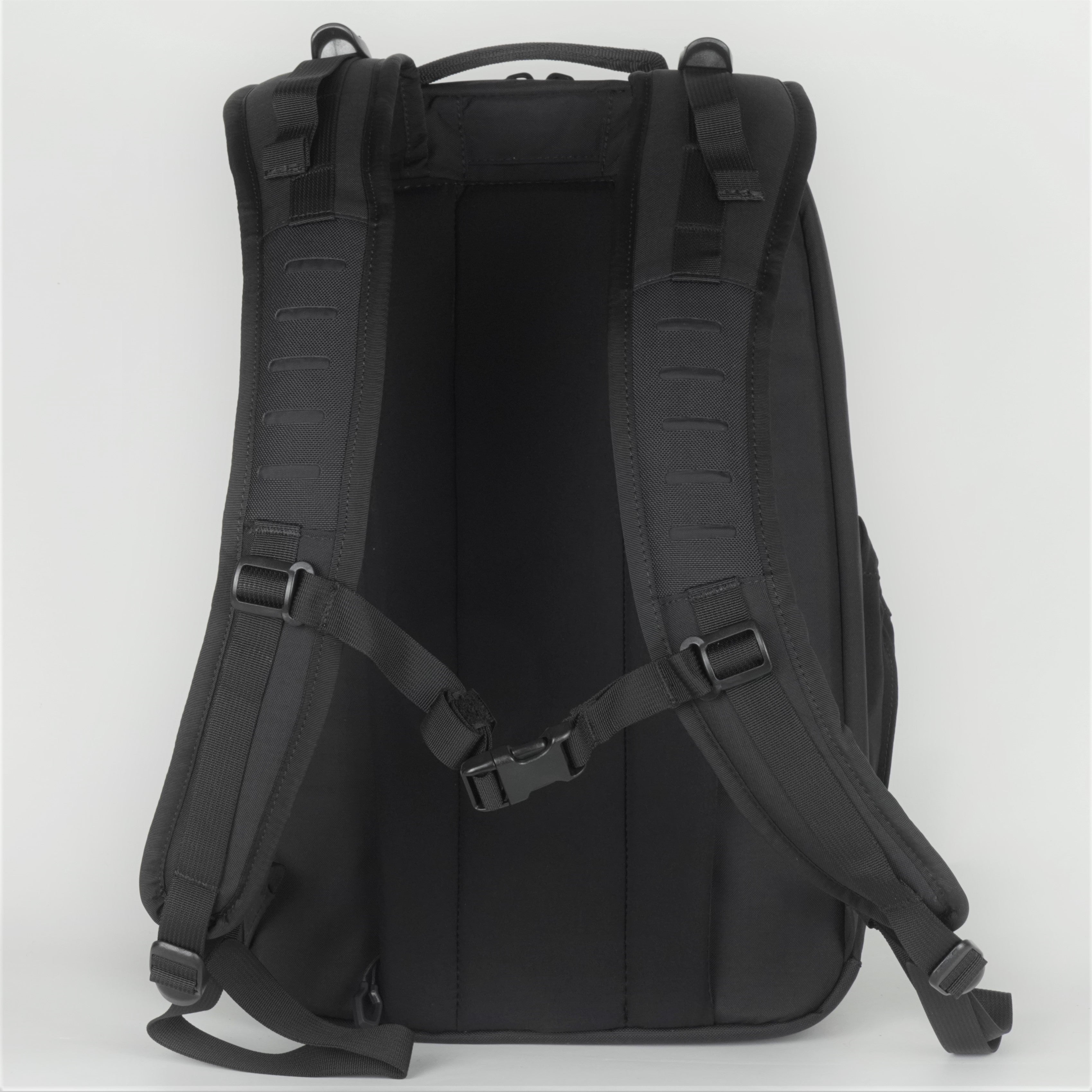 Flint 25L backpack