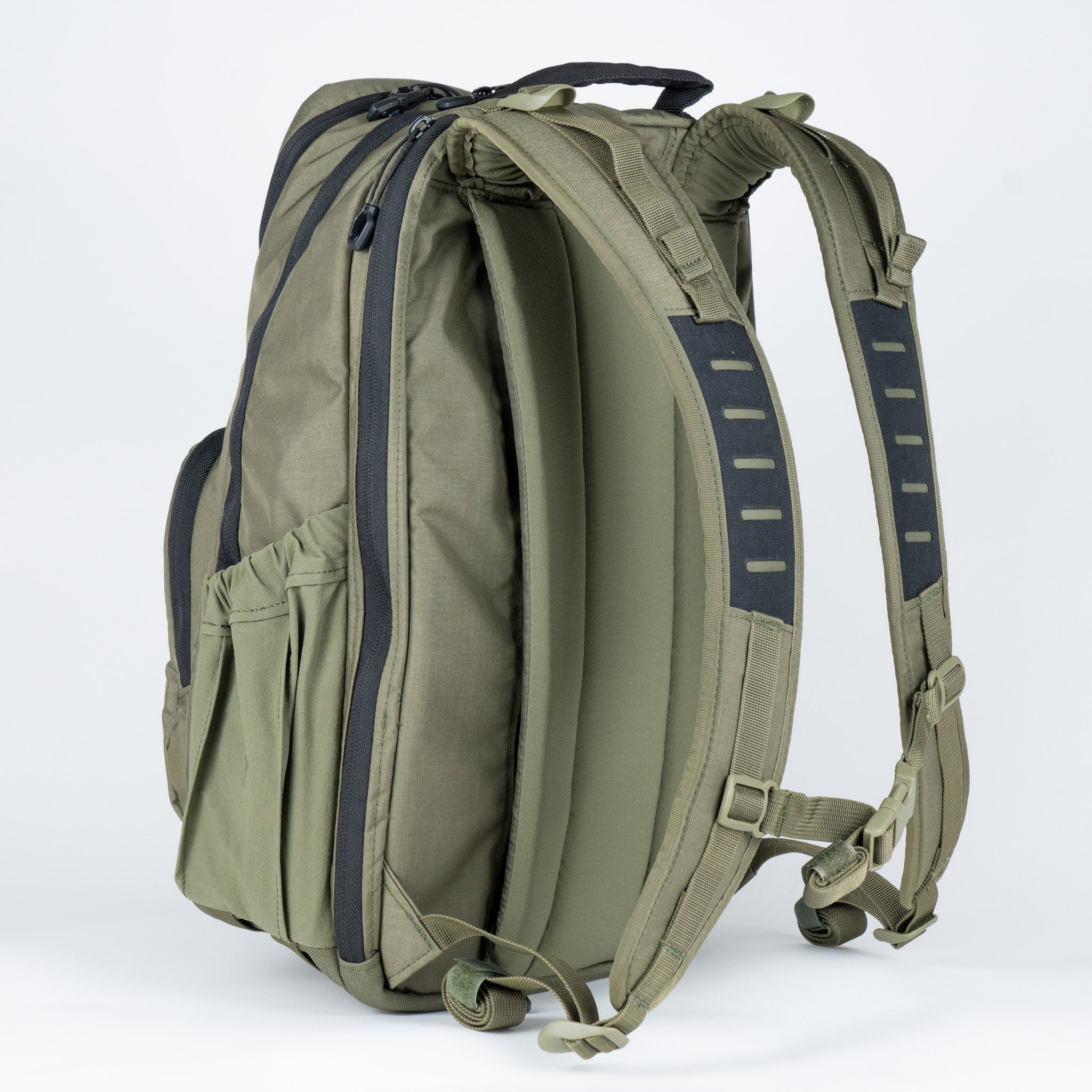 Flint 25L backpack